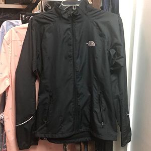 Woman’s small black north face windbreaker